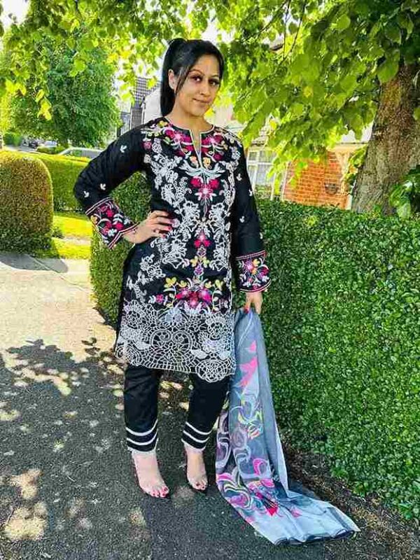 Embroidered Luxury Lawn Kameez